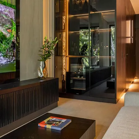 Апартаменти Luxury Parkside In Варшава